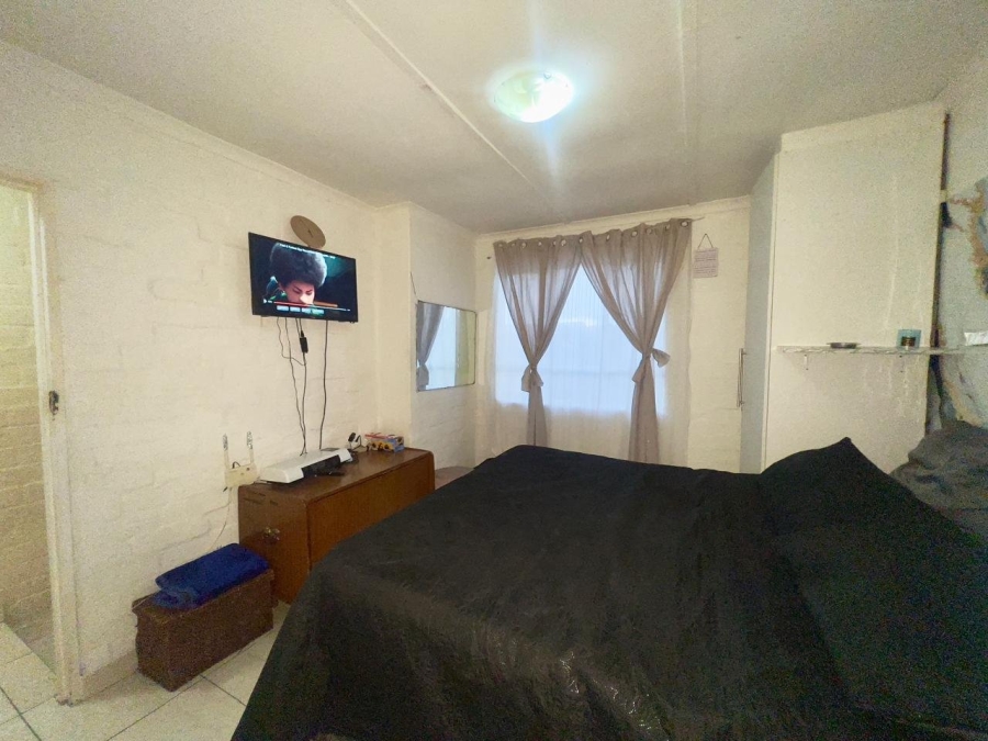 2 Bedroom Property for Sale in Woodlands Western Cape